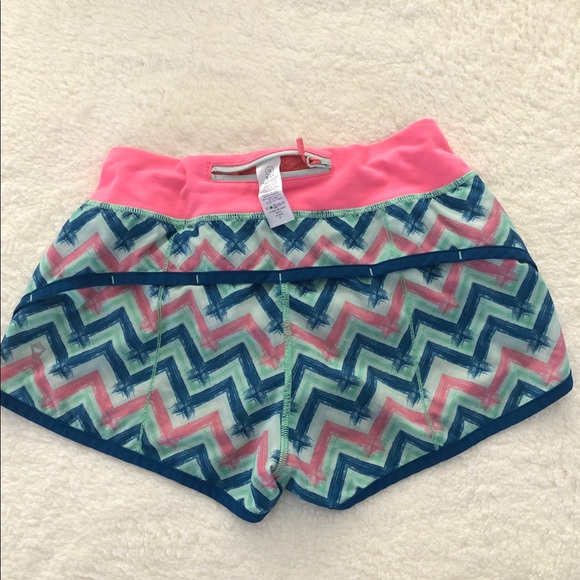 Ivivva chevron shorts-12 - Picture 2 of 3